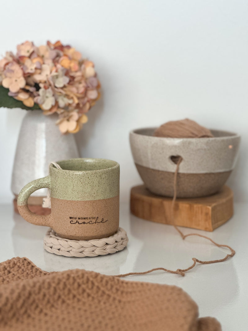 [MEU MOMENTO CROCHÊ] Caneca serena de cerâmica - 300ml - envio em até 5 dias úteis